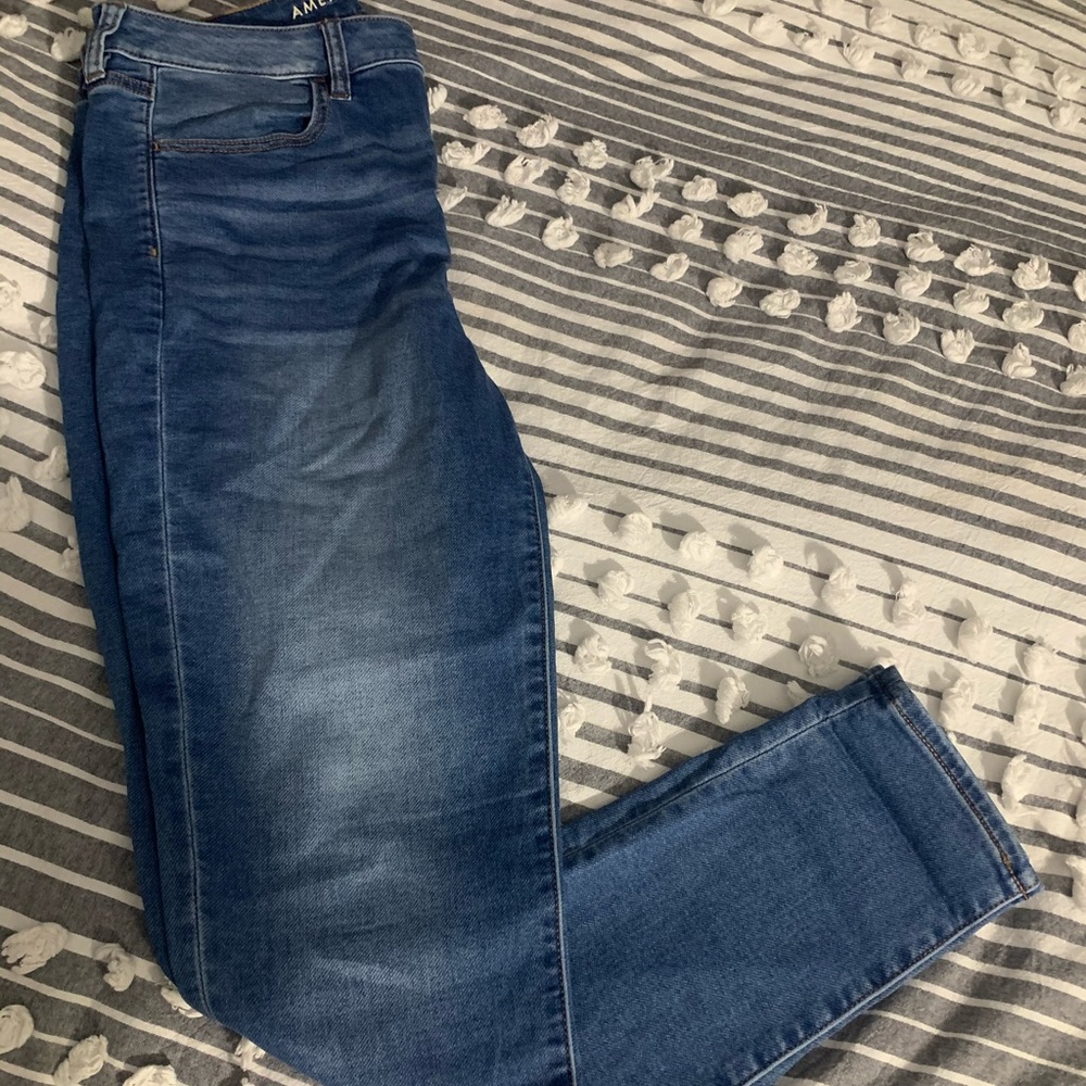 Women’s jeans.